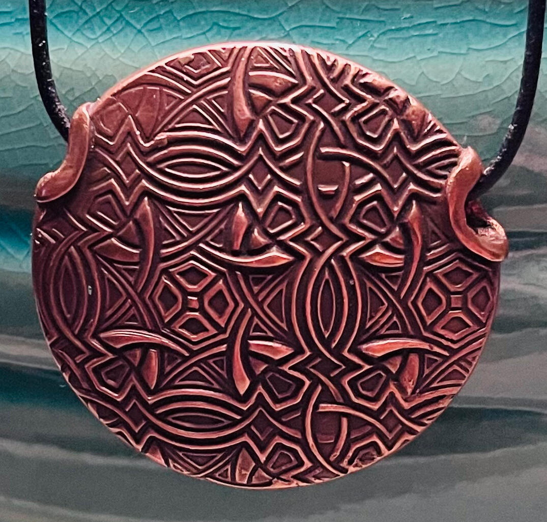 Deep Celtic knot textures in Coppet